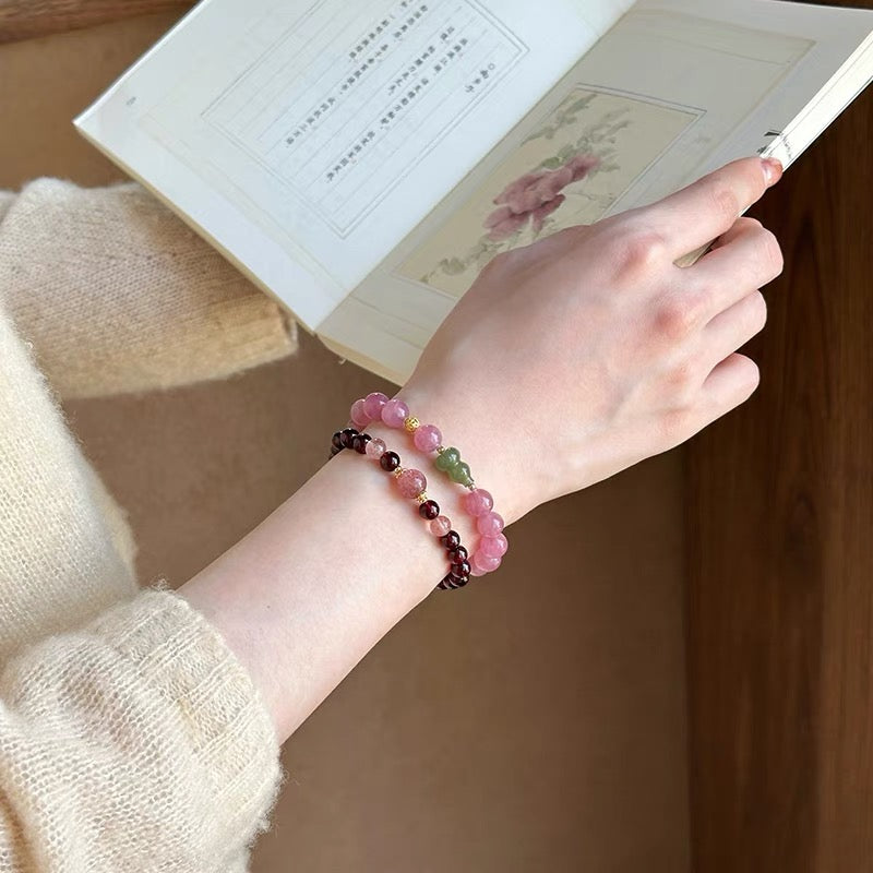Fiery Strawberry Quartz & Jade Gourd Bracelet